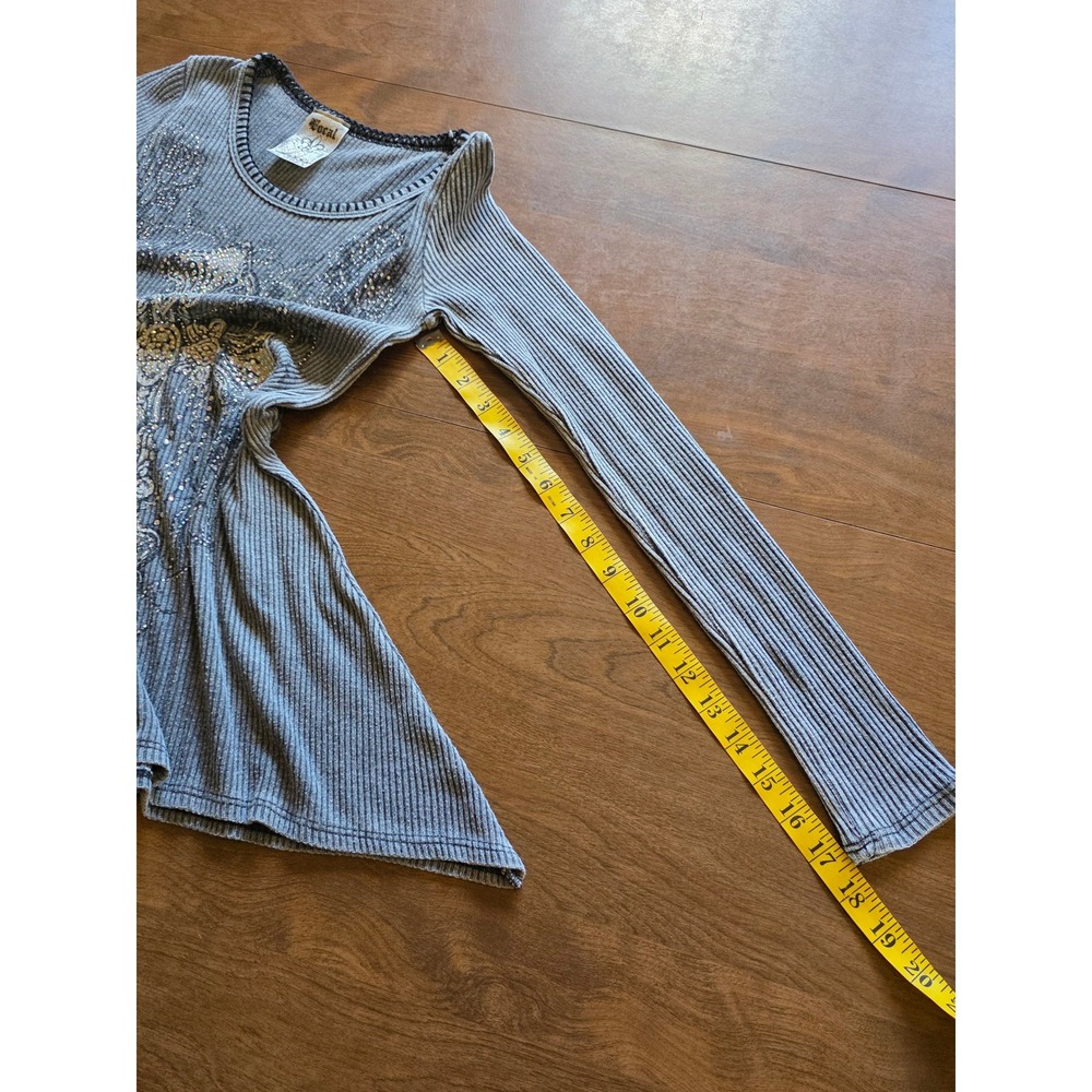 Vocal Grey Mineral Wash Rhinestone Cross Sharkbite Long Sleeve Top Small light - Picture 6 of 9